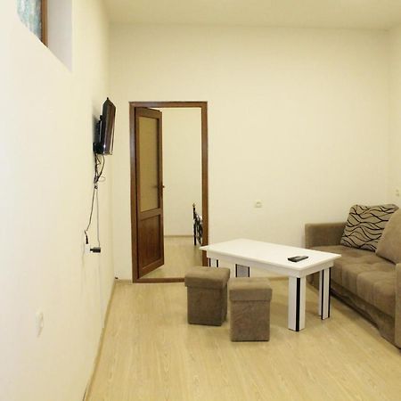 Tempus Hotel-Hostel Ереван Экстерьер фото