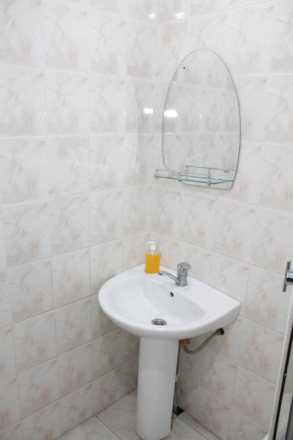 Tempus Hotel-Hostel Ереван Экстерьер фото