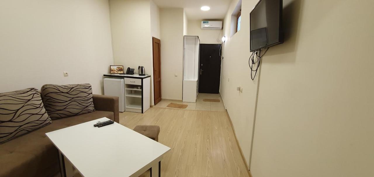 Tempus Hotel-Hostel Ереван Экстерьер фото